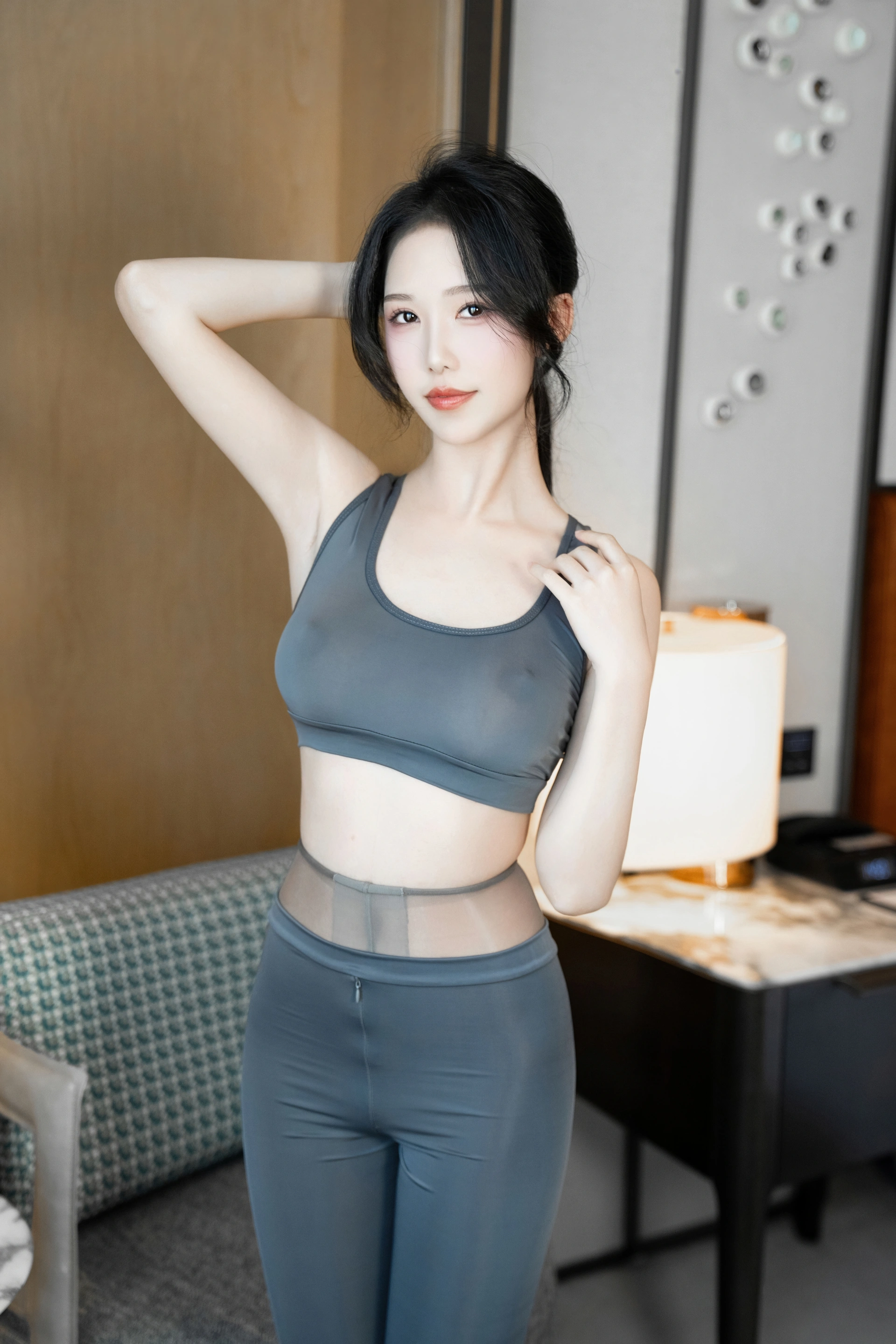抖娘-利世 – NO.165 秀人内购-灰色瑜伽服-NO.7882 2